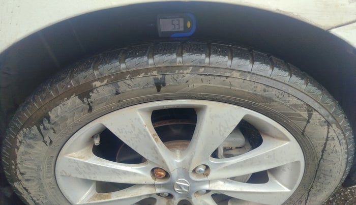 2011 Hyundai Verna FLUIDIC 1.6 CRDI SX AT, Diesel, Automatic, 1,87,484 km, tyre