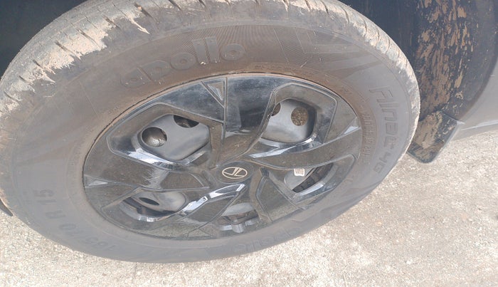 2024 Tata PUNCH ADVENTURE RHYTHM PACK MT, Petrol, Manual, 6,561 km, tyre