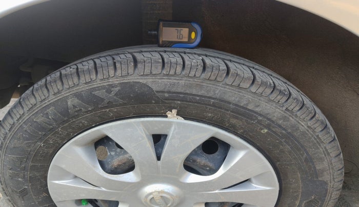 2017 Nissan Micra Active XV, Petrol, Manual, 1,03,300 km, tyre