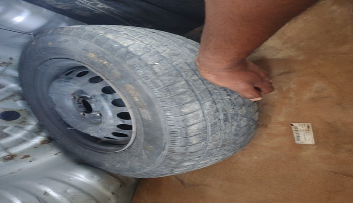 2017 Nissan Micra Active XV, Petrol, Manual, 1,03,300 km, tyre