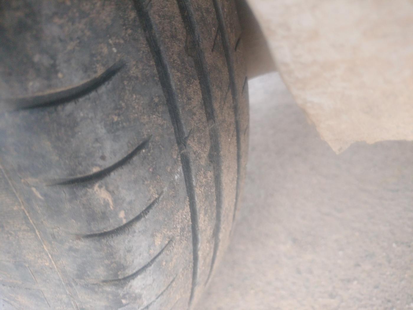 2014 Maruti Ritz VDI, Diesel, Manual, 1,07,304 km, tyre