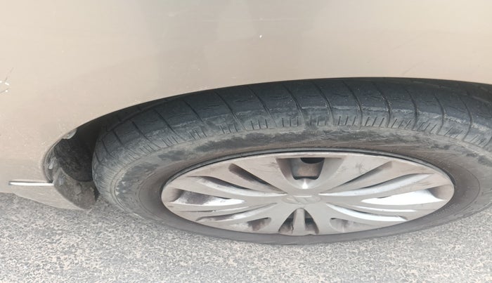 2013 Maruti Ertiga VDI, Diesel, Manual, 1,82,893 km, tyre