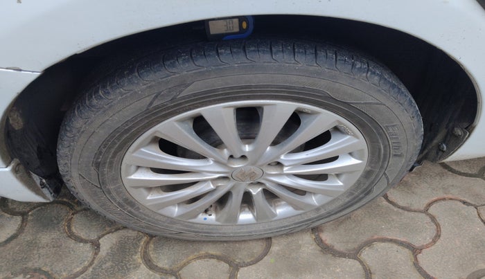 2015 Maruti Ciaz ZXI, Petrol, Manual, 76,780 km, tyre