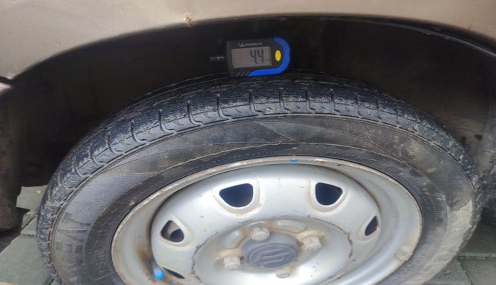 2010 Maruti Zen Estilo LXI, Petrol, Manual, 70,208 km, tyre