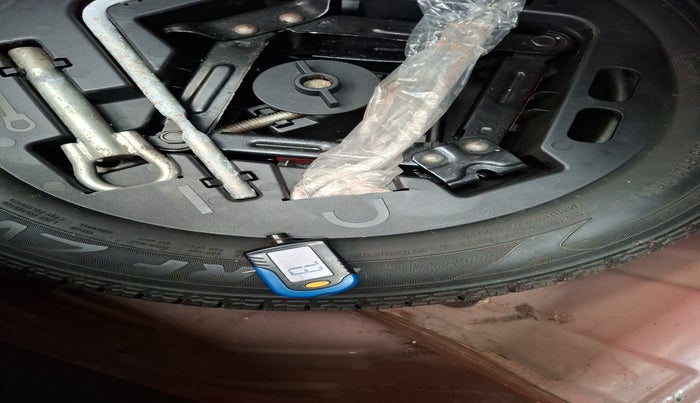 2018 Mahindra KUV 100 NXT K2+ P 6 STR, Petrol, Manual, 50,450 km, tyre