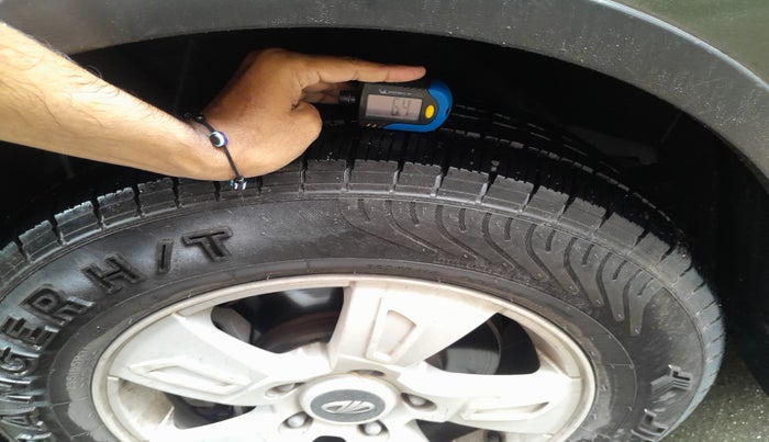 2012 Mahindra XUV500 W8, Diesel, Manual, 78,484 km, tyre