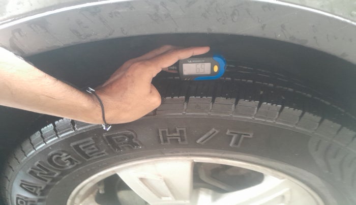 2012 Mahindra XUV500 W8, Diesel, Manual, 78,484 km, tyre