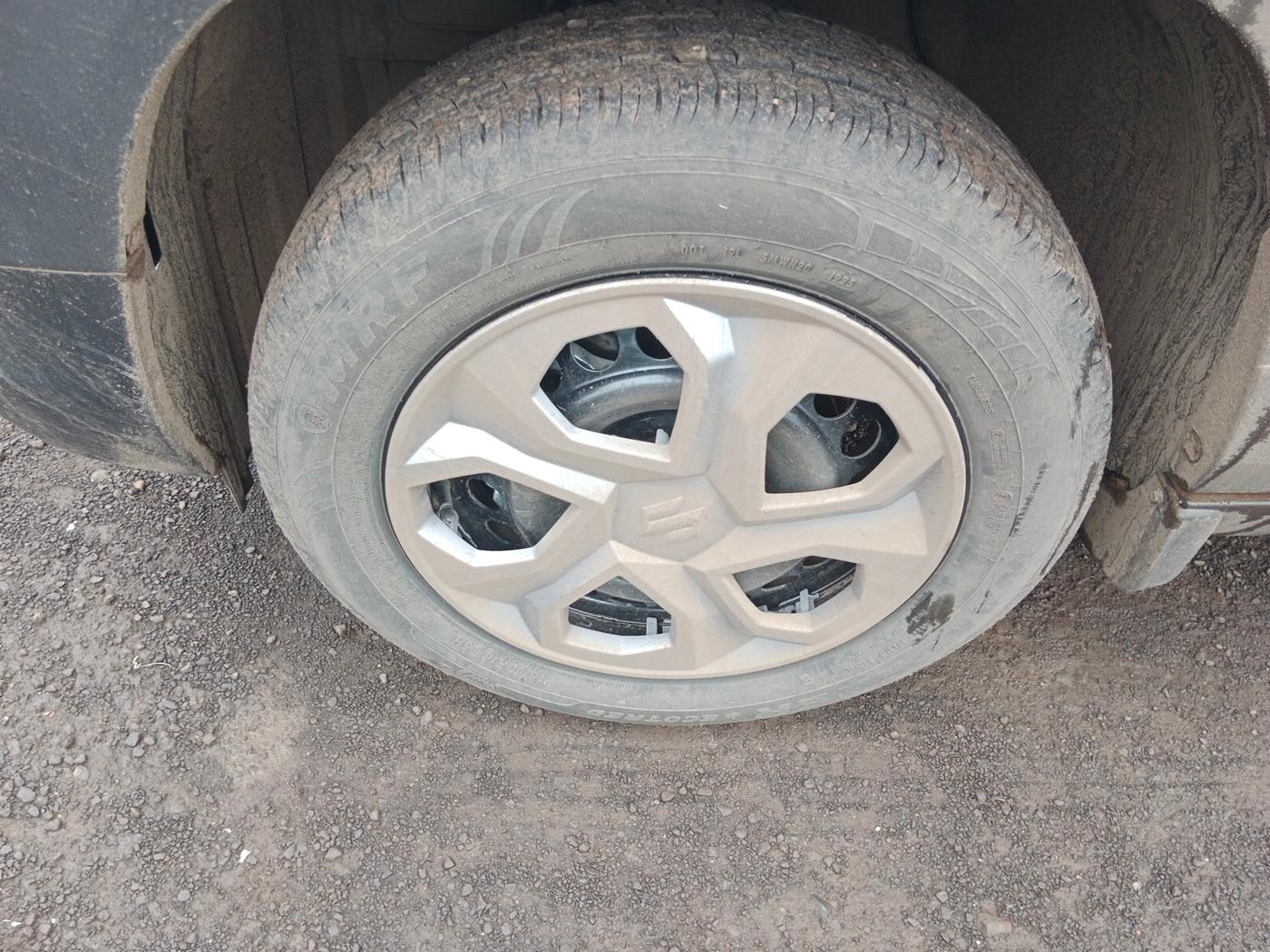 2025 Maruti BREZZA LXI S- CNG, Petrol, Manual, 442 km, tyre