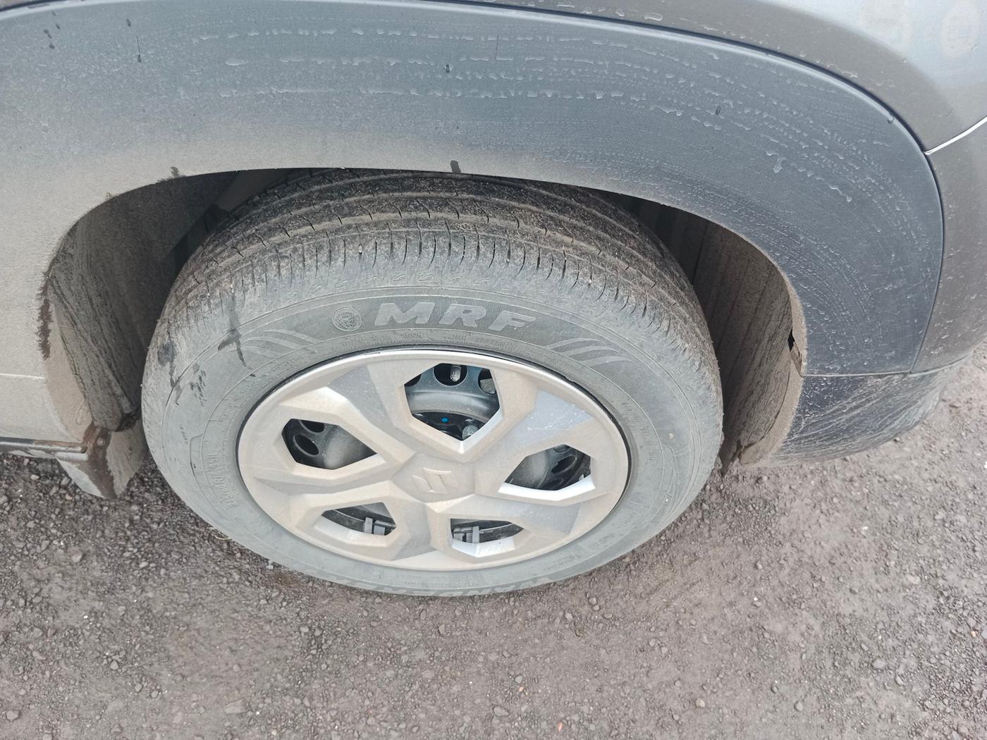2025 Maruti BREZZA LXI S- CNG, Petrol, Manual, 442 km, tyre