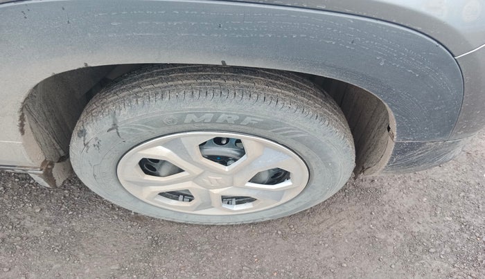 2025 Maruti BREZZA LXI S- CNG, Petrol, Manual, 442 km, tyre