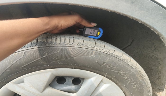 2021 Hyundai VENUE S+ 1.2, Petrol, Manual, 71,107 km, tyre