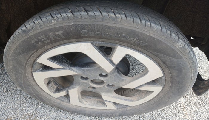 2023 Nissan MAGNITE XV MT, Petrol, Manual, 21,226 km, tyre