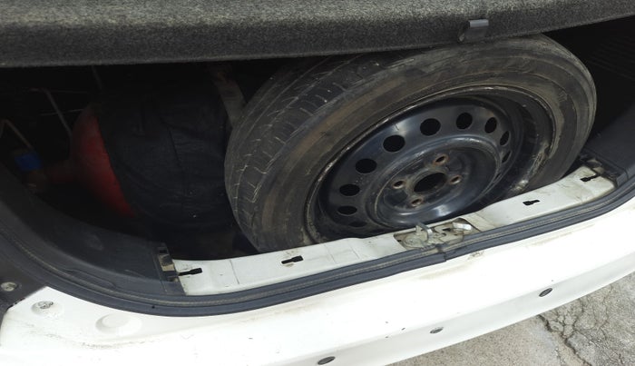 2014 Maruti Wagon R 1.0 VXI, Petrol, Manual, 1,56,427 km, tyre