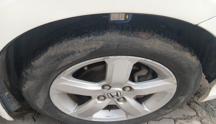 2011 Honda City 1.5L I-VTEC V MT, Petrol, Manual, 2,59,596 km, tyre