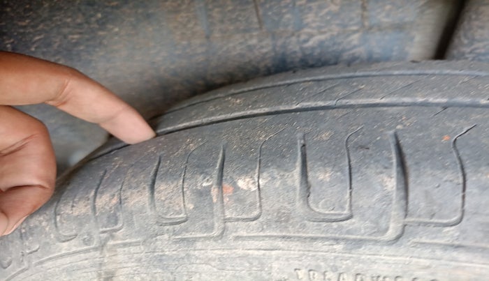 2019 Maruti Dzire VDI, Diesel, Manual, 1,35,943 km, tyre