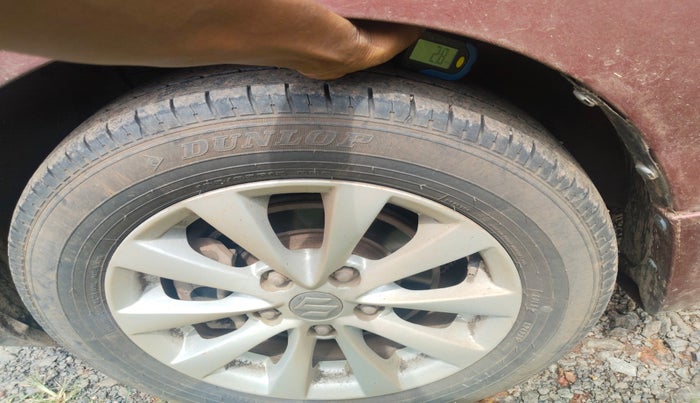2013 Maruti Ertiga ZXI, Petrol, Manual, 97,000 km, tyre