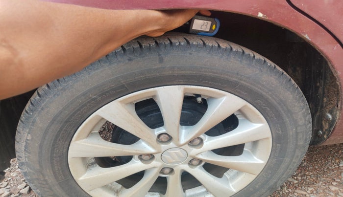 2013 Maruti Ertiga ZXI, Petrol, Manual, 97,000 km, tyre