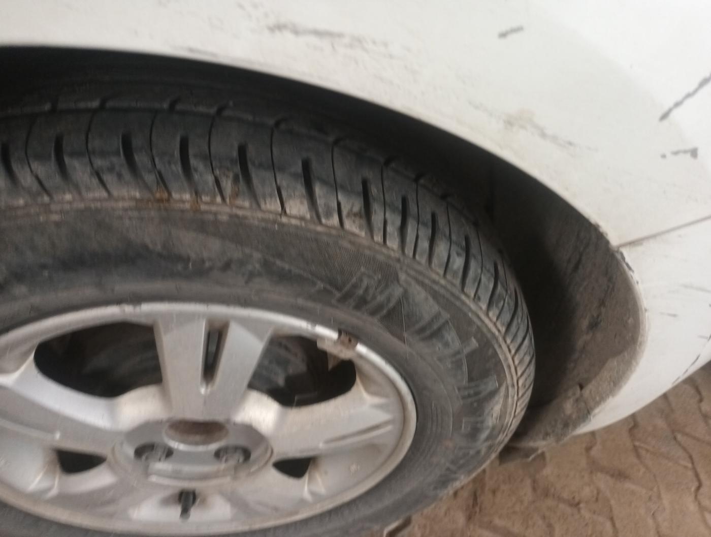 2010 Hyundai i20 ASTA 1.2, Petrol, Manual, 1,00,945 km, tyre