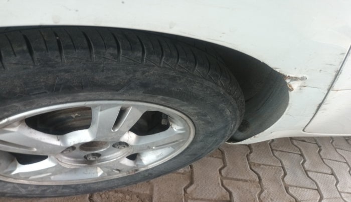 2010 Hyundai i20 ASTA 1.2, Petrol, Manual, 1,00,945 km, tyre
