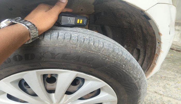 2015 Maruti Swift VDI, Diesel, Manual, 1,28,771 km, tyre