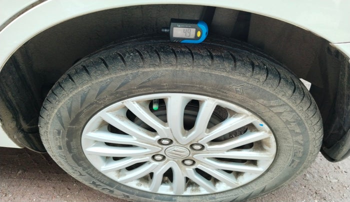 2024 Maruti Dzire ZXI CNG, Petrol, Manual, 26,315 km, tyre