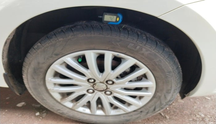 2024 Maruti Dzire ZXI CNG, Petrol, Manual, 26,315 km, tyre