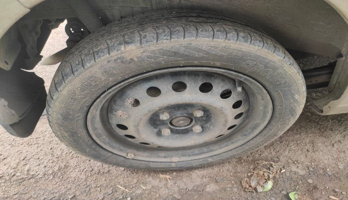 2013 Maruti Wagon R 1.0 VXI, Petrol, Manual, 1,12,721 km, tyre