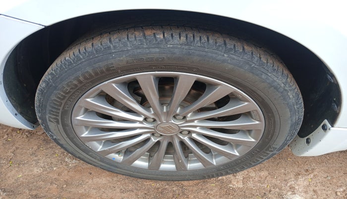 2017 Maruti Ciaz ZXI+, Petrol, Manual, 1,04,407 km, tyre