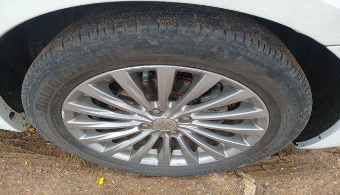 2017 Maruti Ciaz ZXI+, Petrol, Manual, 1,04,407 km, tyre