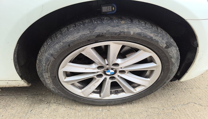 2013 BMW 5 Series 520D 2.0, Diesel, Automatic, 1,01,789 km, tyre