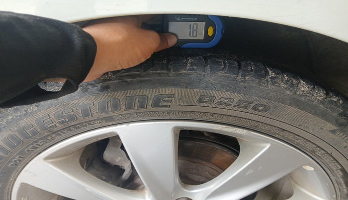 2013 Hyundai Verna FLUIDIC 1.6 VTVT SX OPT, Petrol, Manual, 83,420 km, tyre