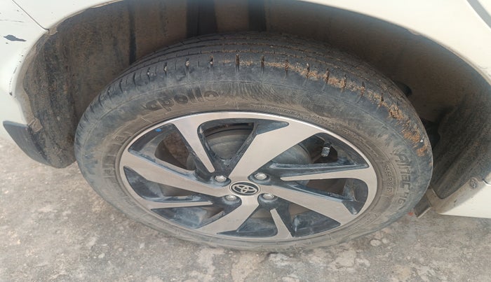 2023 Toyota Glanza V, Petrol, Manual, 24,173 km, tyre