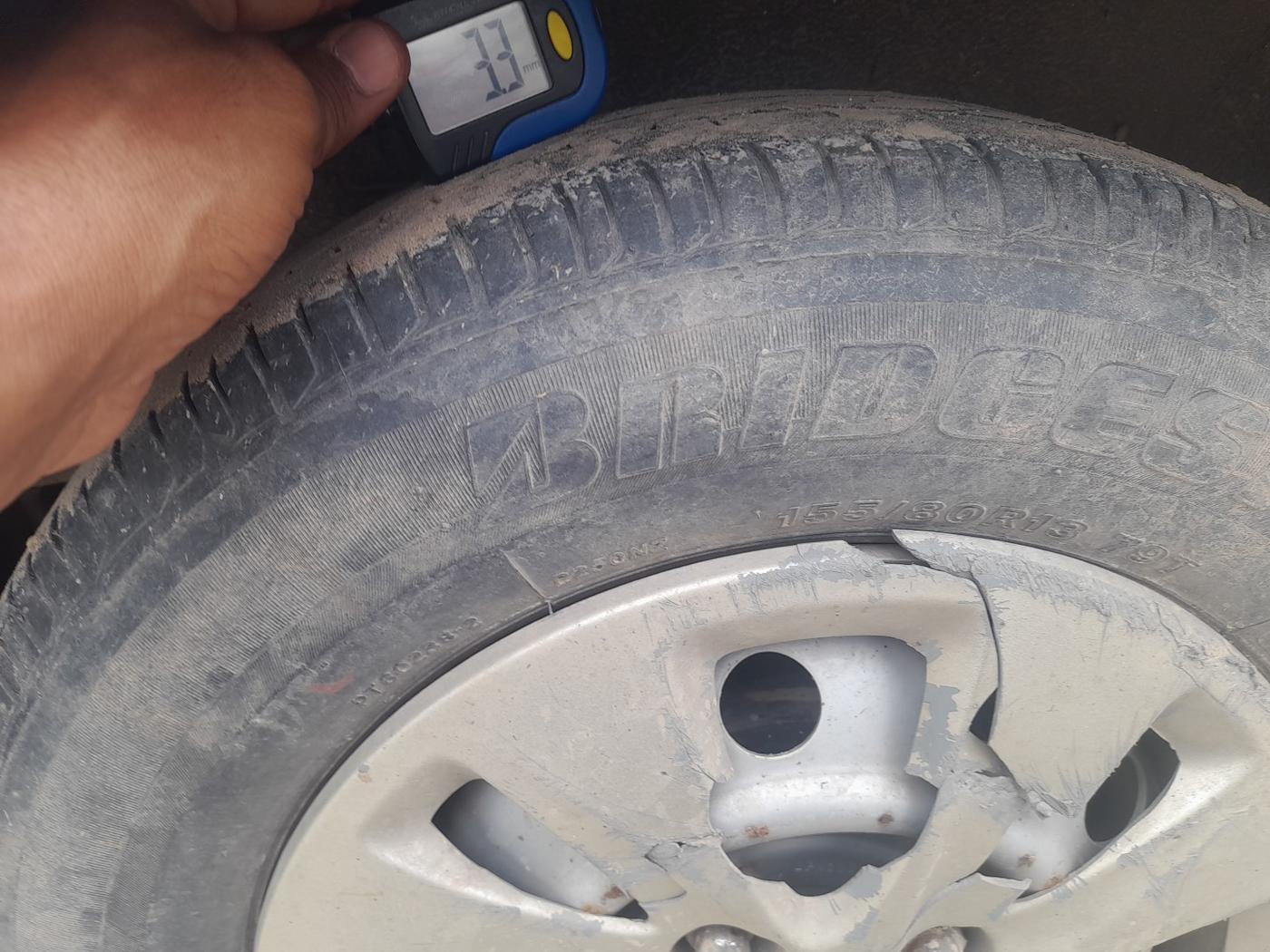 2012 Hyundai i10 ERA 1.1, Petrol, Manual, 34,000 km, tyre