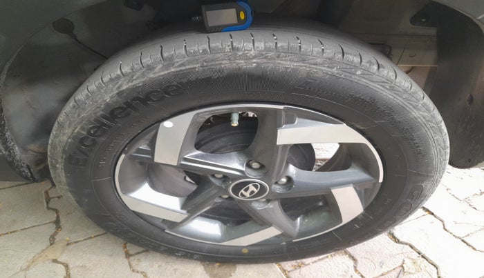 2019 Hyundai VENUE SX 1.4 CRDI, Diesel, Manual, 65,651 km, tyre