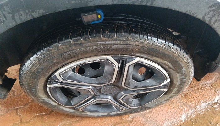 2021 Tata NEXON XE PETROL, Petrol, Manual, 27,733 km, tyre