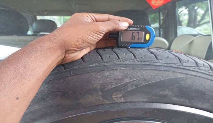 2020 Mahindra Bolero B6 (O), Diesel, Manual, 90,177 km, tyre