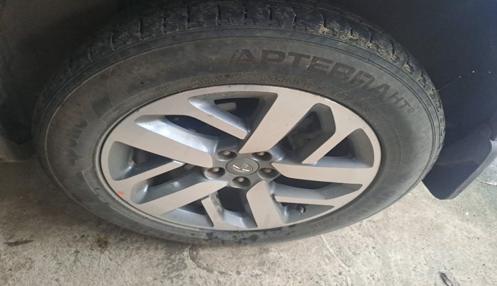 2021 Tata Safari XZ PLUS, Diesel, Manual, 1,28,197 km, tyre