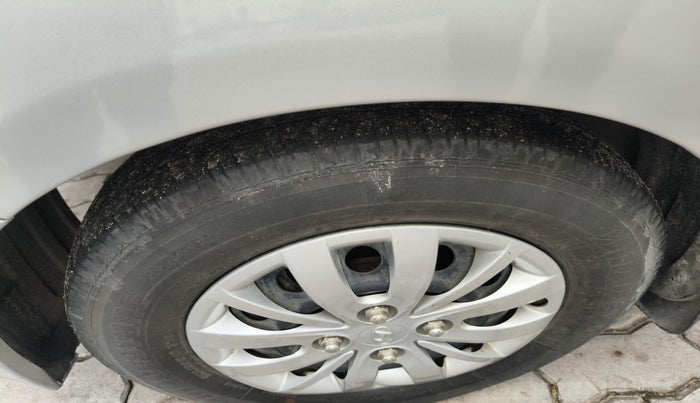 2014 Hyundai i10 SPORTZ 1.1, Petrol, Manual, 46,093 km, tyre