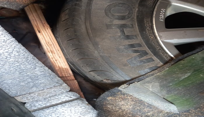 2010 Maruti SX4 ZXI, Petrol, Manual, 96,964 km, tyre