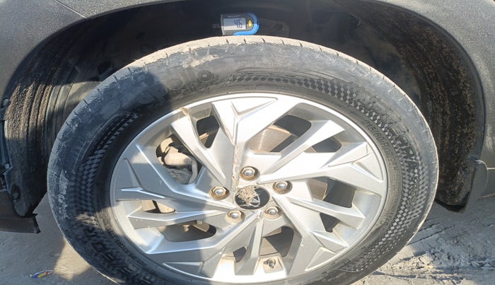 2023 Hyundai Creta SX 1.5 PETROL, Petrol, Manual, 1,09,966 km, tyre