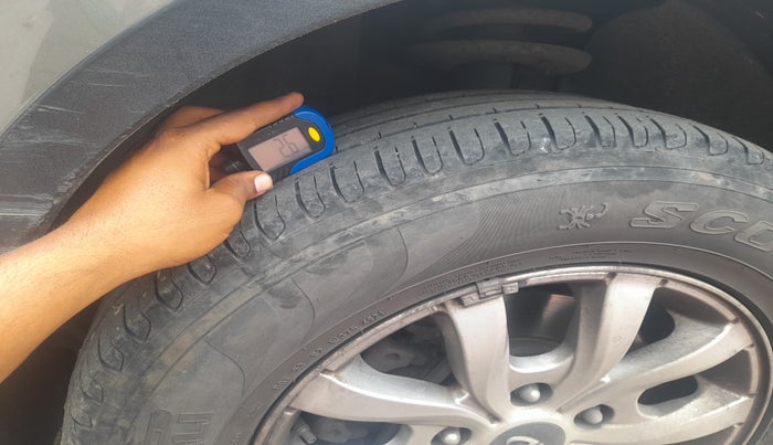 2018 Mahindra XUV500 W10, Diesel, Manual, 1,20,790 km, tyre