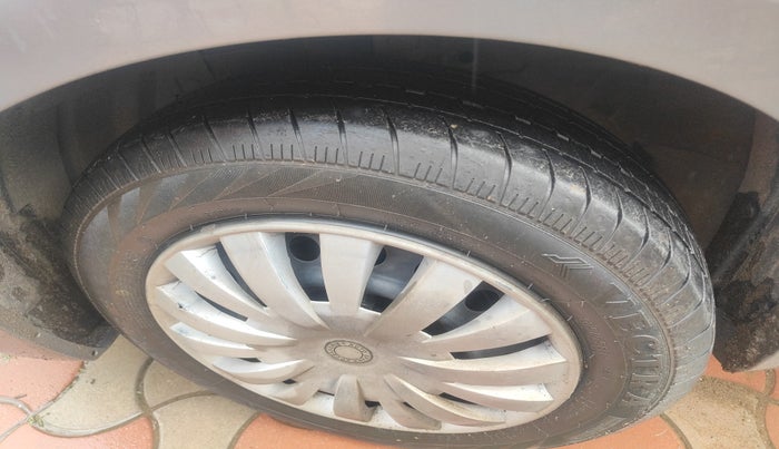 2016 Maruti Ciaz VXI+, Petrol, Manual, 87,680 km, tyre