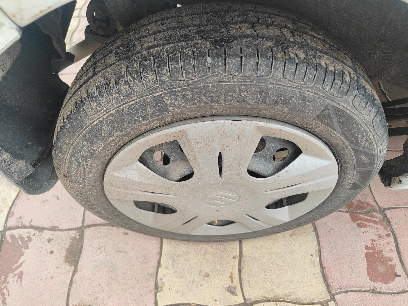 2013 Maruti Wagon R 1.0 VXI, Petrol, Manual, 1,46,093 km, tyre