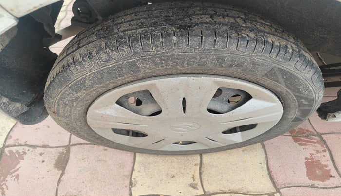 2013 Maruti Wagon R 1.0 VXI, Petrol, Manual, 1,46,092 km, tyre