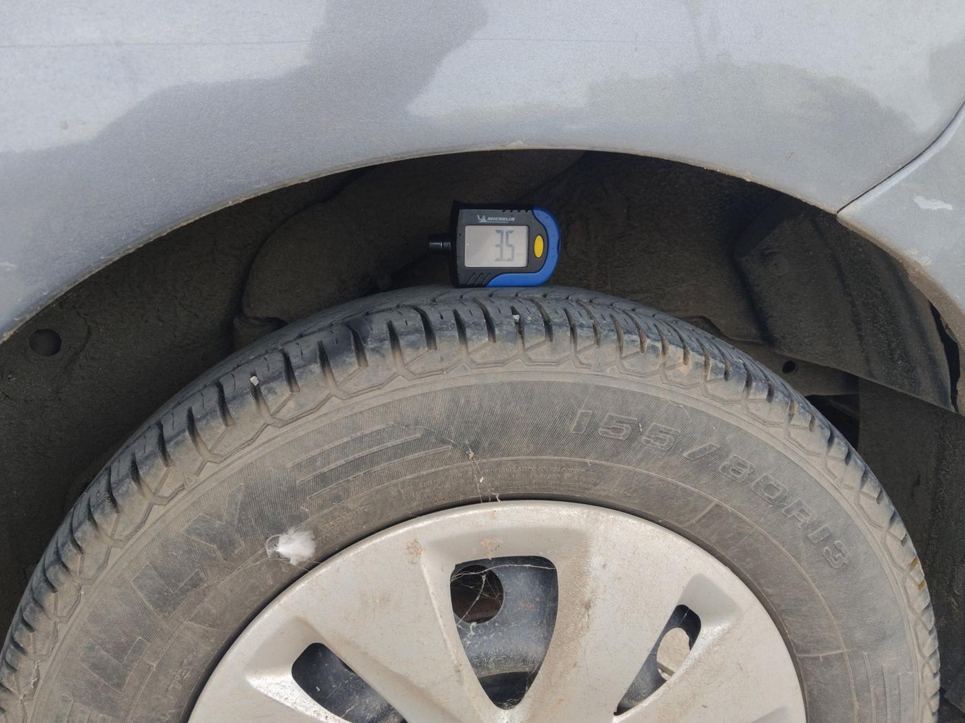 2011 Hyundai i10 SPORTZ 1.2 AT, Petrol, Automatic, 68,904 km, tyre