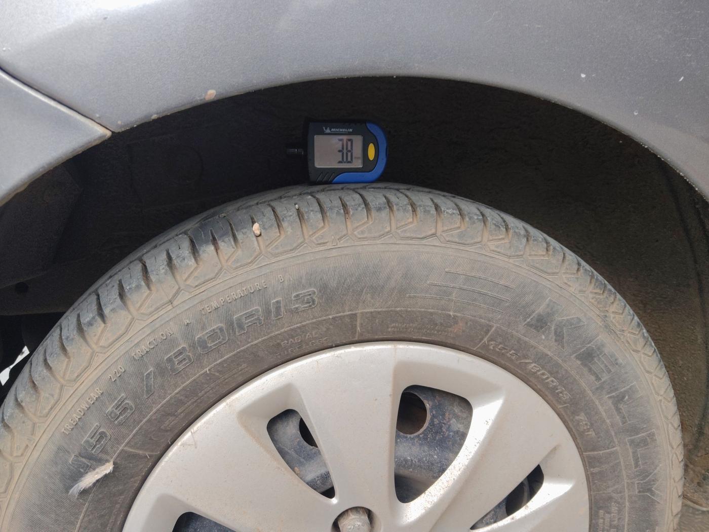 2011 Hyundai i10 SPORTZ 1.2 AT, Petrol, Automatic, 68,904 km, tyre