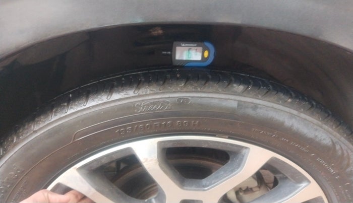 2022 Maruti XL6 ALPHA AT, Petrol, Automatic, 8,022 km, tyre