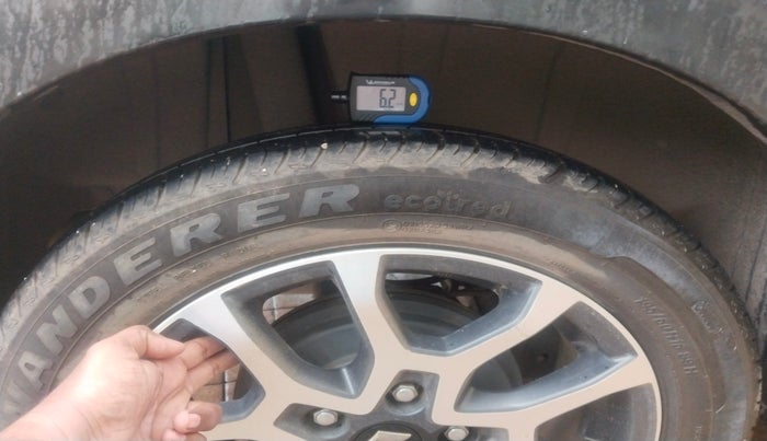 2022 Maruti XL6 ALPHA AT, Petrol, Automatic, 8,022 km, tyre