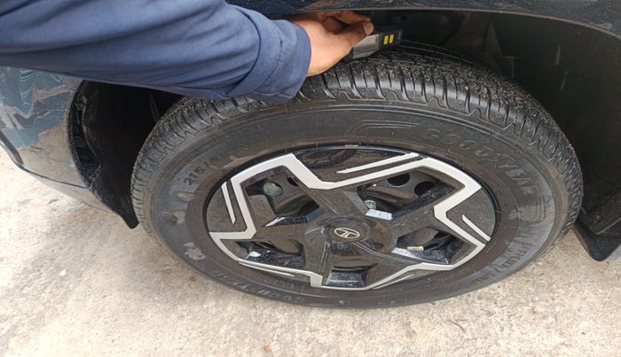 2025 Tata Curvv Pure Plus 1.5 Diesel 6MT, Diesel, Manual, 8,000 km, tyre