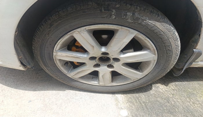 2013 Volkswagen Vento COMFORTLINE DIESEL 1.6, Diesel, Manual, 1,18,571 km, tyre